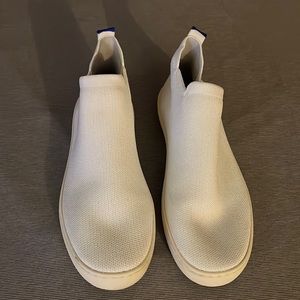 Rothy’s White Chelseas size 9.5